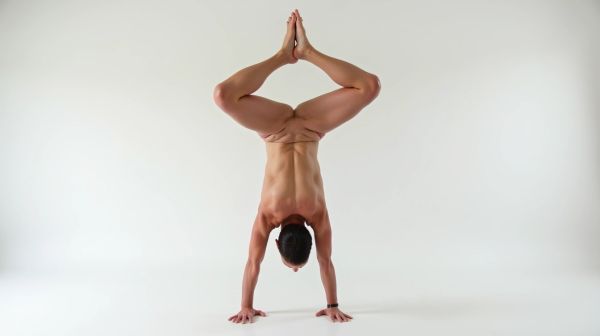 Augmentez votre force deltoïdes avec le handstand push-up