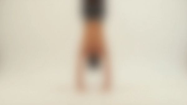 Augmentez votre force deltoïdes avec le handstand push-up